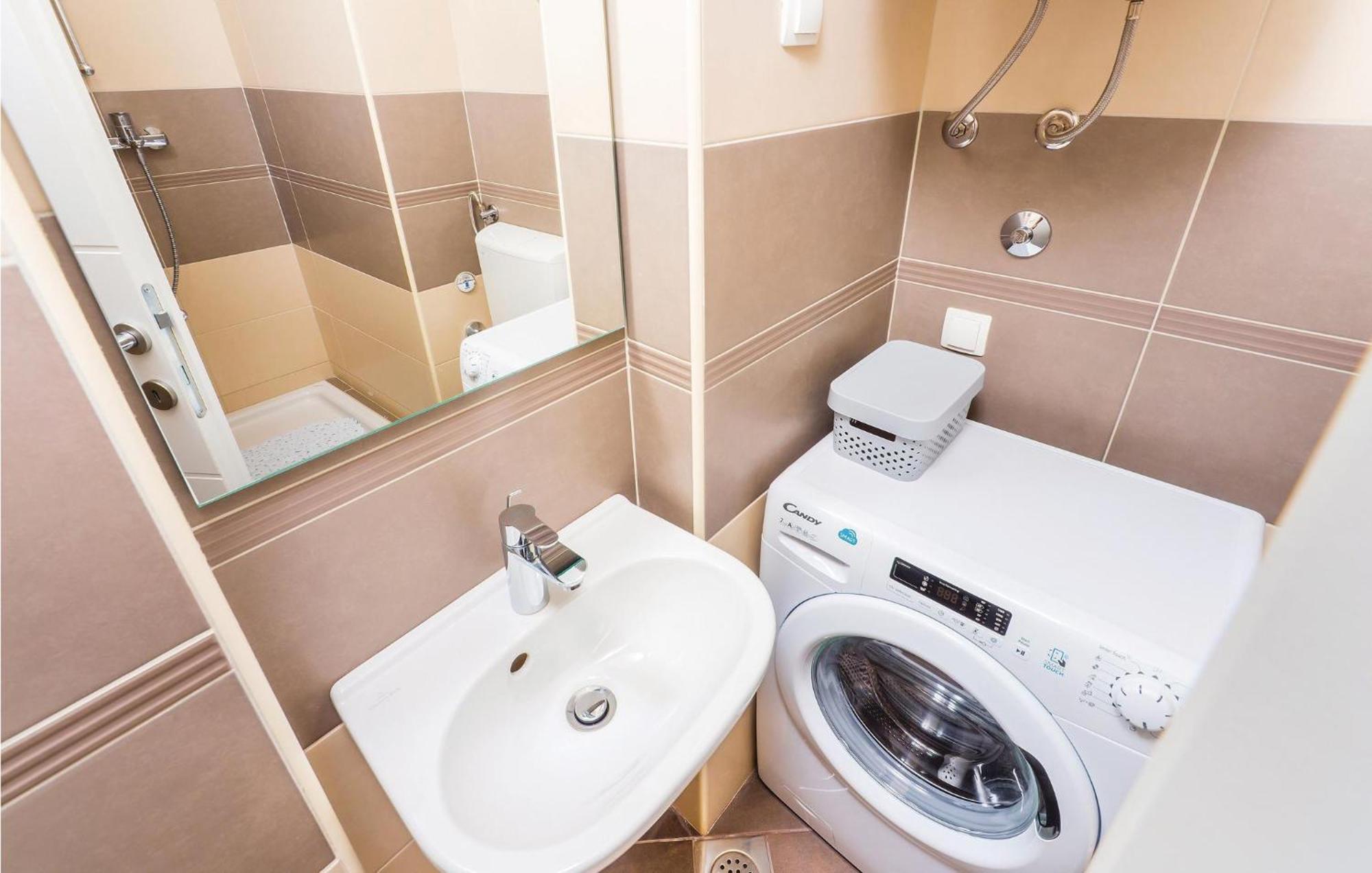 1 Bedroom Gorgeous Apartment In Опатия Экстерьер фото