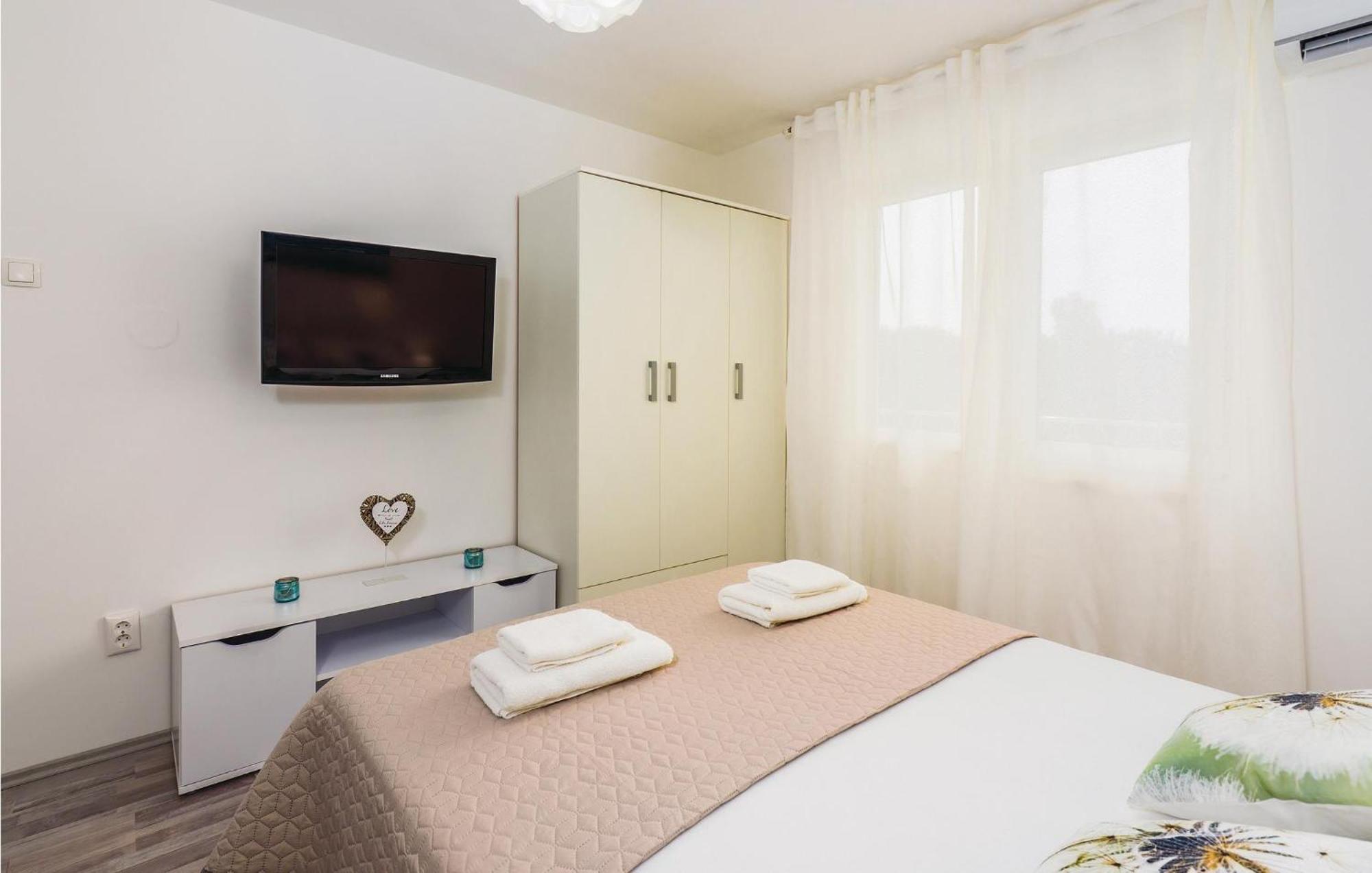 1 Bedroom Gorgeous Apartment In Опатия Экстерьер фото