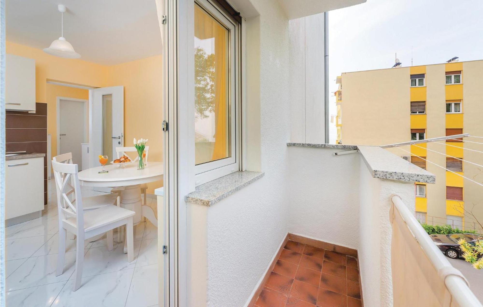 1 Bedroom Gorgeous Apartment In Опатия Экстерьер фото