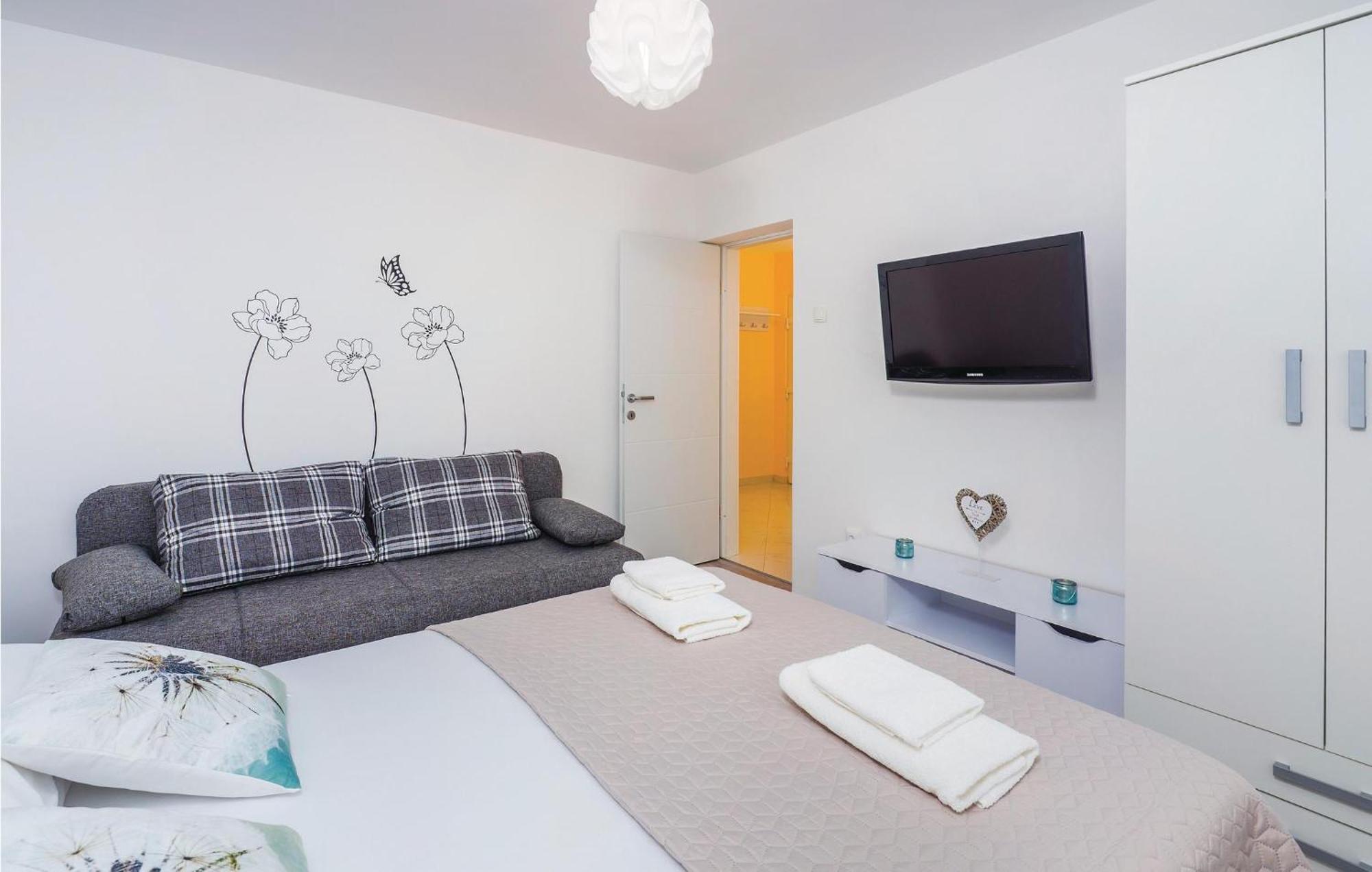 1 Bedroom Gorgeous Apartment In Опатия Экстерьер фото